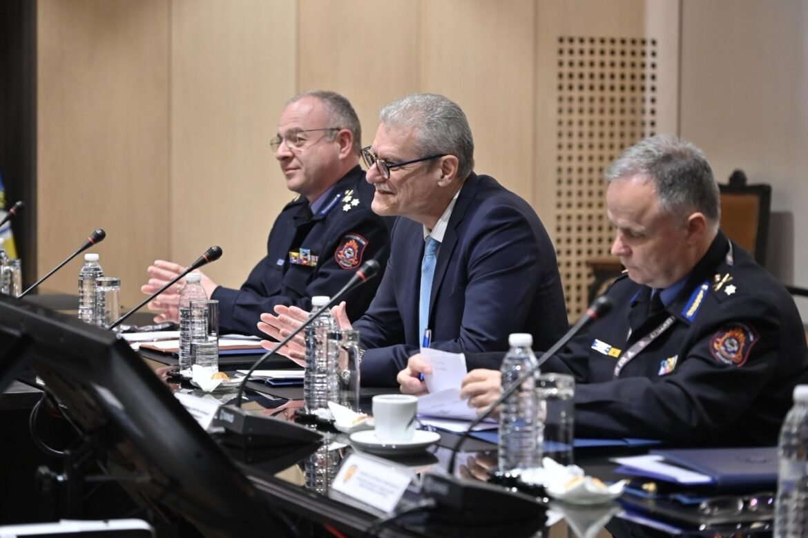 «Στρατηγική Σύσκεψη: Ενίσχυση των Ενόπλων Δυνάμεων στην Αντιπυρική Περίοδο»