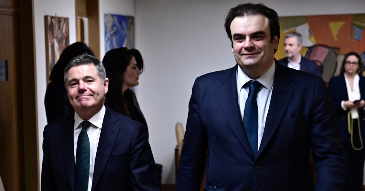 «Ανατροπή στη Δημόσια Διοίκηση: Το Σύστημα Μίτος και η Συζήτηση Πιερρακάκη – Ντόναχιου»