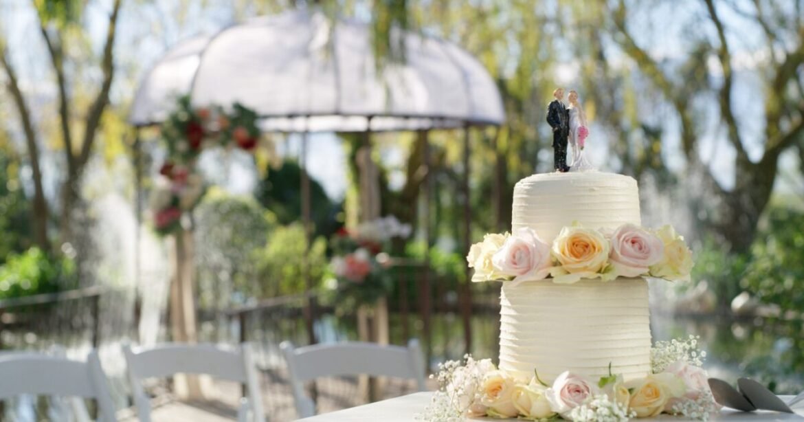 «Ο Μεγάλος Αδελφός της ΑΑΔΕ: Πώς παρακολουθεί τις Βαπτίσεις, τους Γάμους και τις Δεξιώσεις»