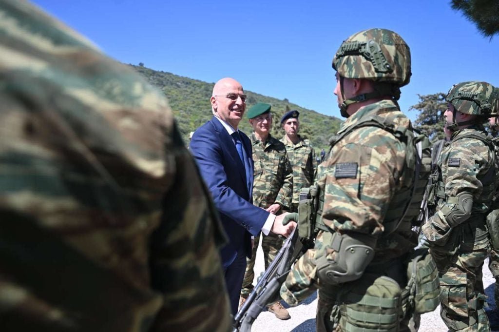 «Δένδιας στη Λέσβο: Η «Ατζέντα 2030» και η Στρατηγική Ανάπτυξης του Ανθρώπινου Δυναμικού των Ενόπλων Δυνάμεων»