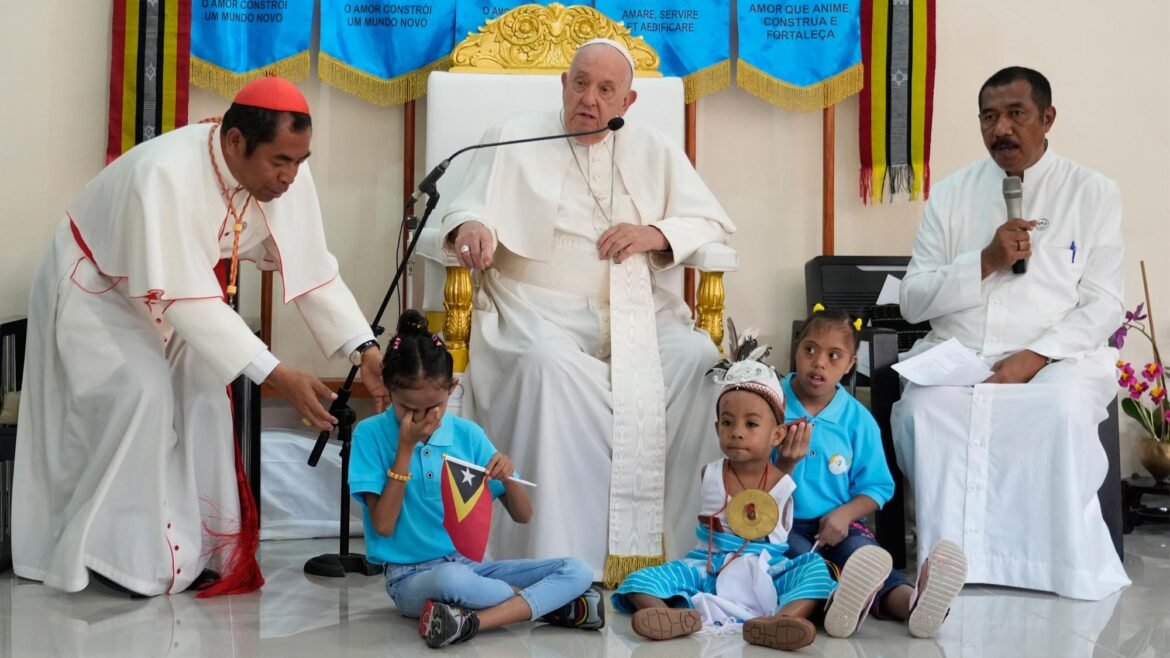 «Πάπας Φραγκίσκος: Ο Επαναστάτης της Πίστης που Ονειρεύεται Μία Εκκλησία για τους Φτωχούς»