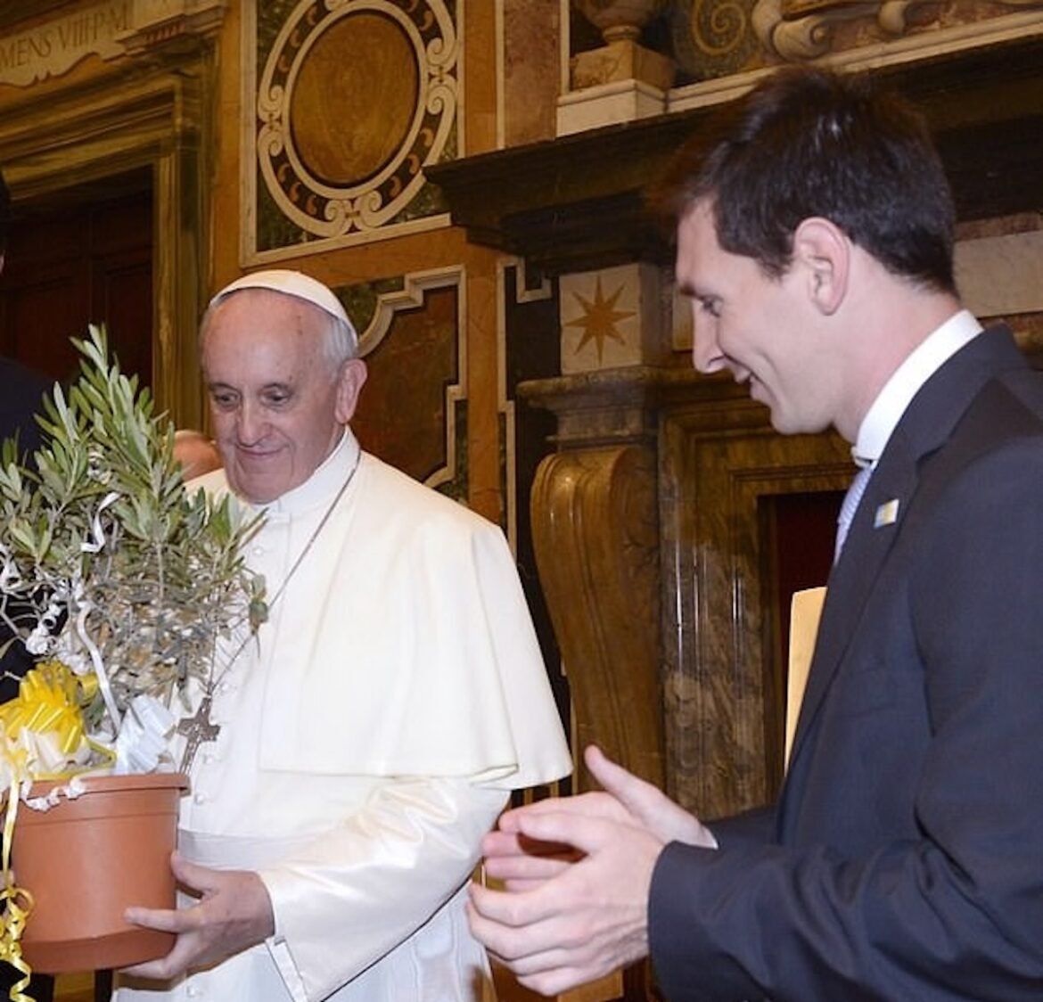 «Μέσι: «Ευχαριστούμε, Πάπα Φραγκίσκο, που αλλάξατε τον κόσμο προς το καλύτερο!»»
