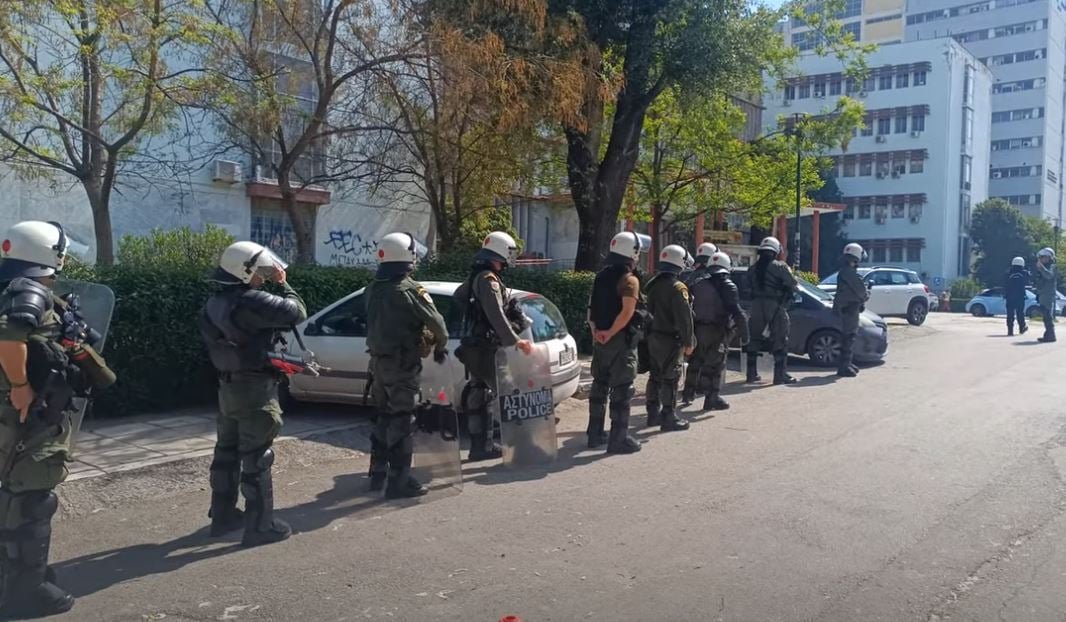 Θεσσαλονίκη: Επιστροφή στην Κατάληψη – Έφοδος της ΕΛ.ΑΣ. στο ΑΠΘ με Συναρπαστικές Στιγμές (Βίντεο)
