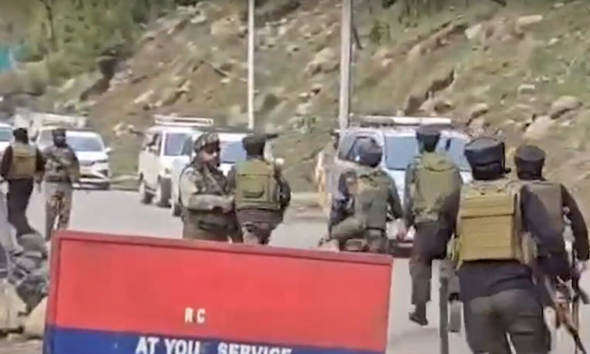 «Ινδία: Σφαγή ενόπλων σε τουρίστες – Τουλάχιστον 24 θύματα και σοκαριστικά βίντεο»