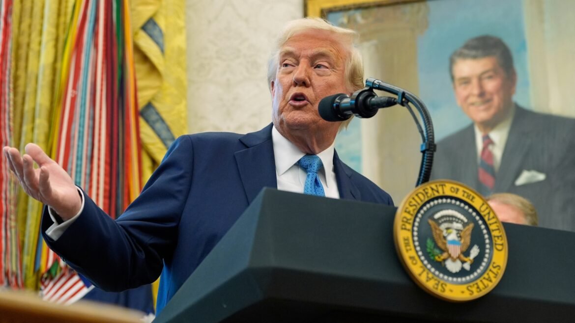 «Ανατροπή στις σχέσεις ΗΠΑ-Κίνας: Ο Τραμπ προαναγγέλλει δραστική μείωση δασμών»