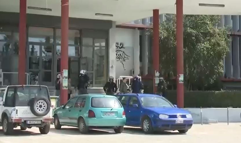 ΑΠΘ: 15 άτομα επιχείρησαν να εισέλθουν ξανά σε κατειλημμένο χώρο