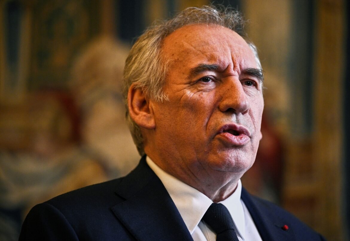 «Σκάνδαλο στη Γαλλία: Η κόρη του Μπαϊρού αποκαλύπτει κακοποίηση σε σχολείο – «Γνώριζε, αλλά παρέμεινε σιωπηλή»»