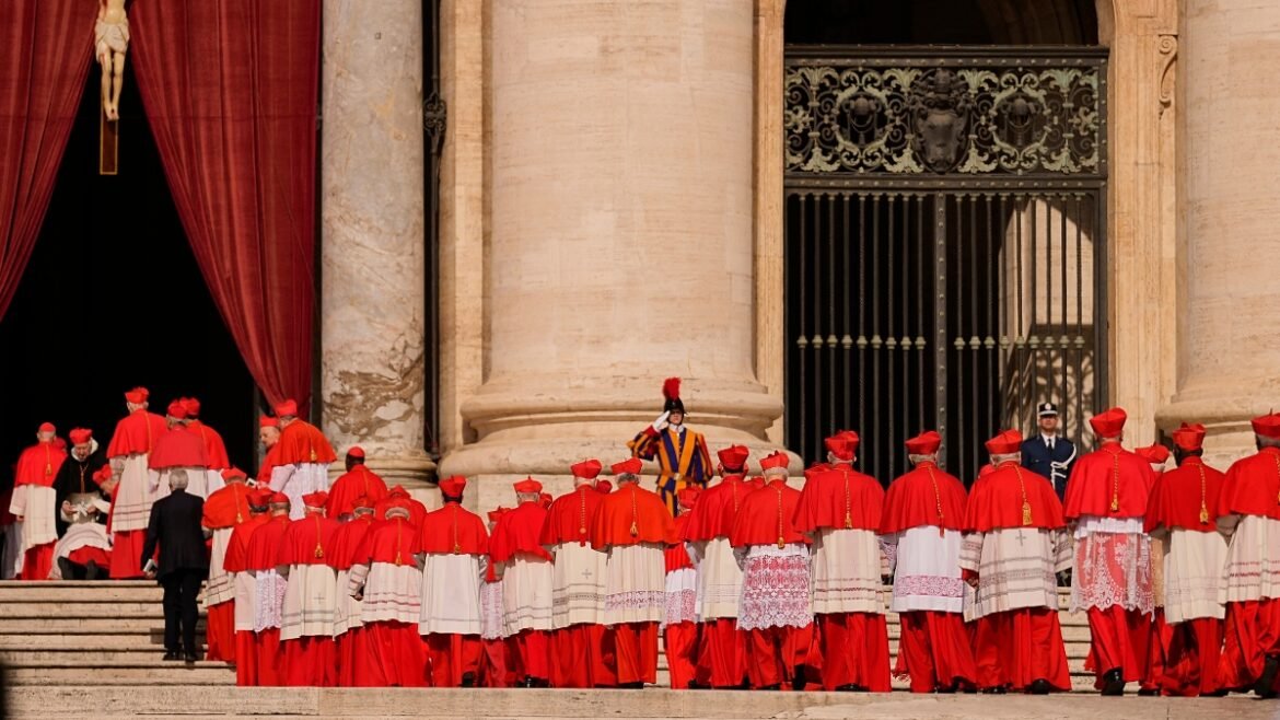 «Μυστικά και Γεύσεις: Οι 4 Αρχαίοι Κανόνες της Διατροφής των Καρδιναλίων στο Βατικανό»