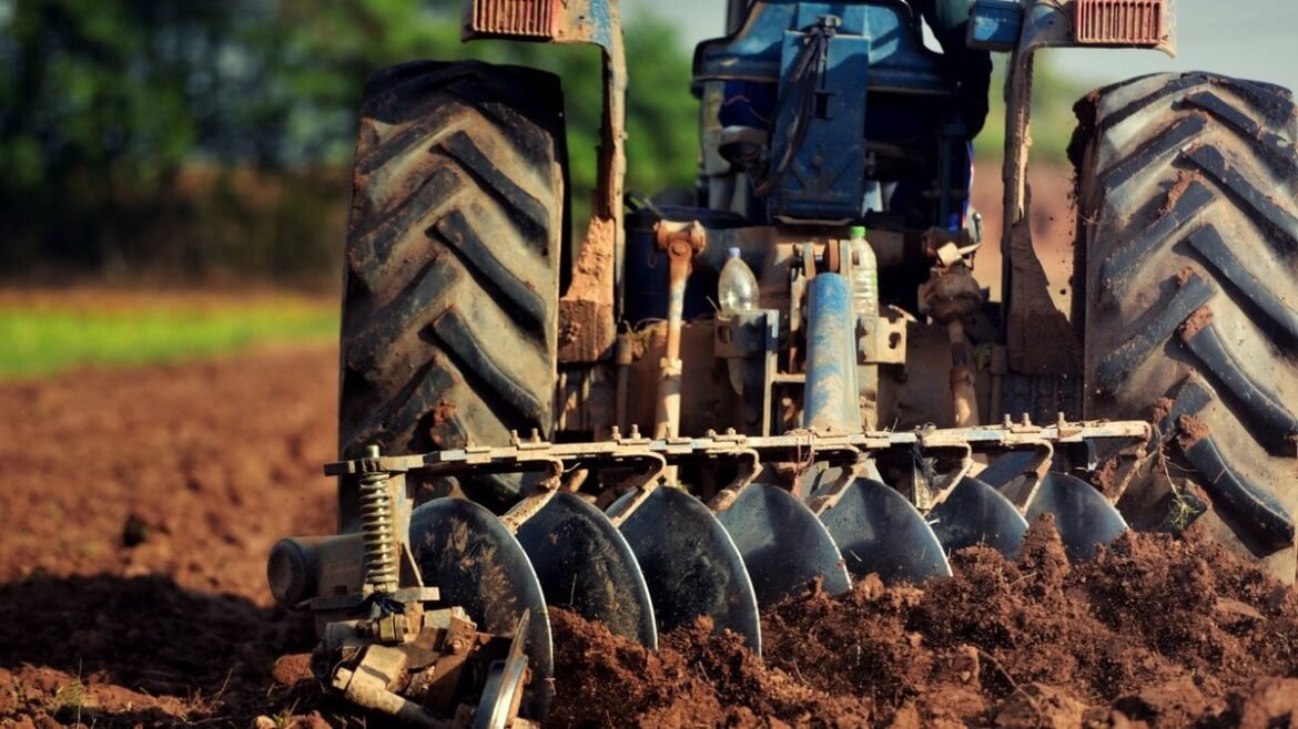 Χαλκιδική: Σοβαρό ατύχημα με ανατροπή τρακτέρ – Άνδρας σε κρίσιμη κατάσταση
