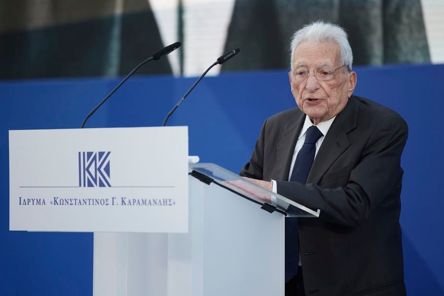 «Αποχαιρετούμε τον Πέτρο Μολυβιάτη: Ο πιστός συνεργάτης του Κωνσταντίνου Καραμανλή»