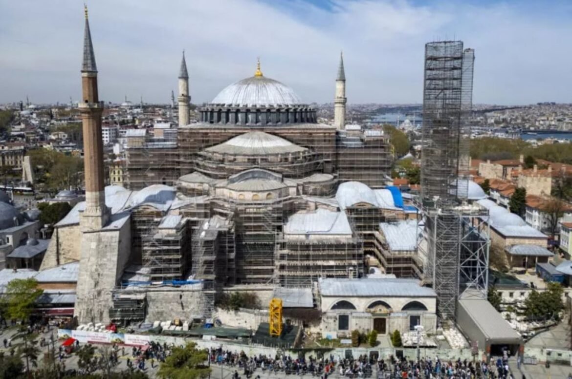 7 Μαΐου: Ιστορικές Στιγμές που Σημάδεψαν την Ημέρα