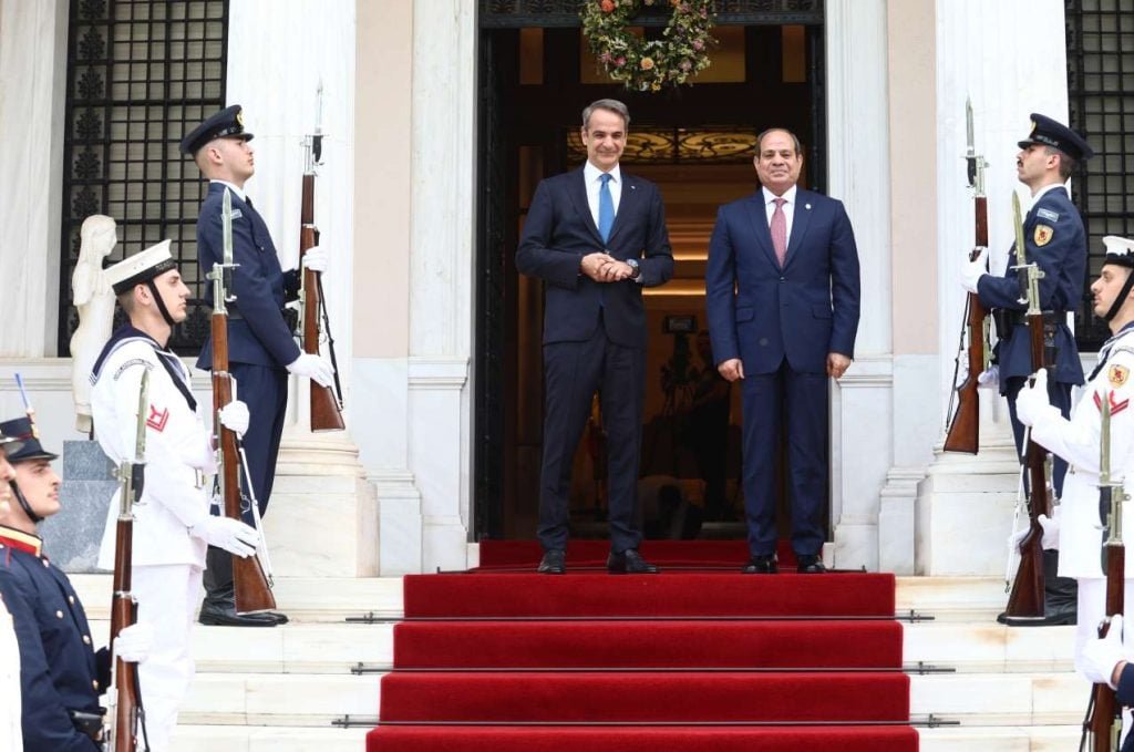 «Στο Μαξίμου ο Αλ Σίσι: Ιστορική συνάντηση με τον Μητσοτάκη»