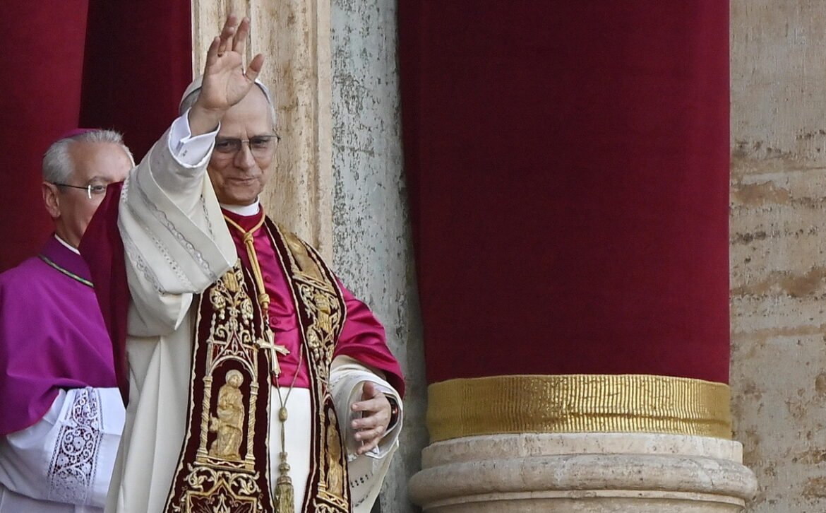 Λέων 14ος: Αμερικανός, με ρίζες στη Λατινική Αμερική και μαθητής του Πάπα Φραγκίσκου