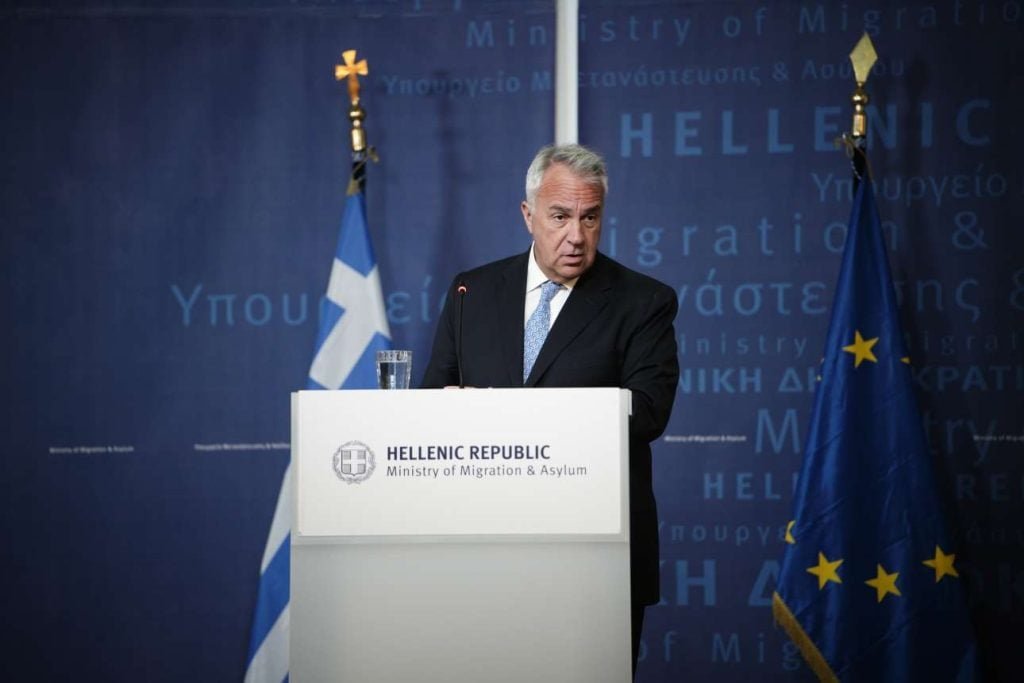 «Βορίδης: Απορρίπτει τις κατηγορίες του Guardian για «παράνομη νομιμοποίηση χιλιάδων μεταναστών»»