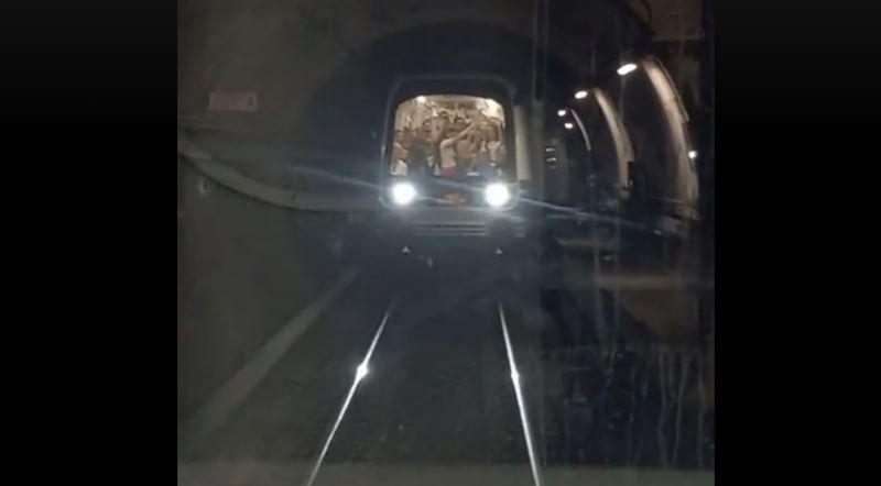 Θεσσαλονίκη: Δύο συρμοί του Μετρό ακινητοποιημένοι σε απόσταση 20 μέτρων – Αποκαλύψεις από πηγές