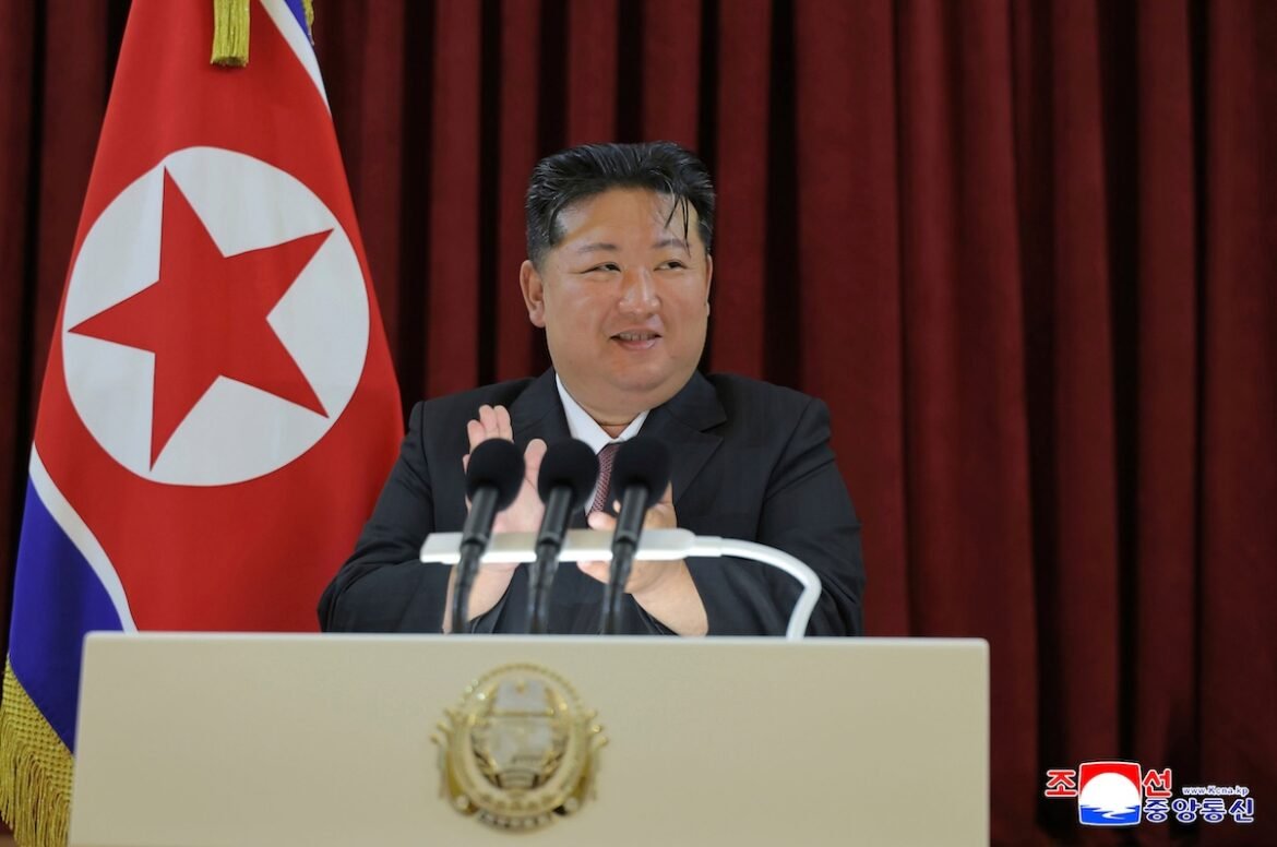 «Κιμ Γιονγκ Ουν: Η Βόρεια Κορέα έχει λόγους να εμπλέκεται στον πόλεμο στην Ουκρανία»