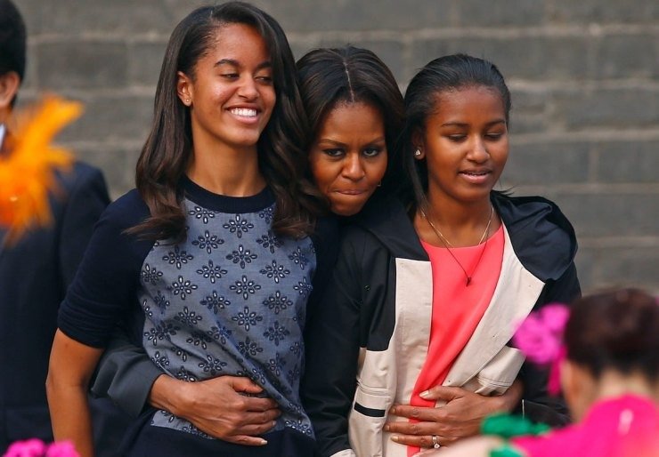 Μισέλ Ομπάμα: Η Τέχνη της Αυτονομίας – Πώς Διδάσκει τα Παιδιά της να Αντιμετωπίζουν τις Προκλήσεις Μόνα τους