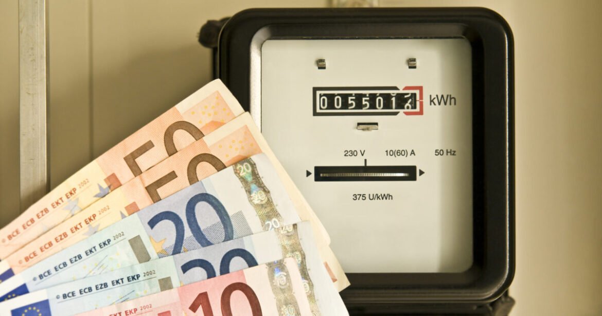 Σφίγγει ο κλοιός: Αυστηρότερα πρόστιμα για ρευματοκλοπές – Κιλοβατώρα έως 47 λεπτά!