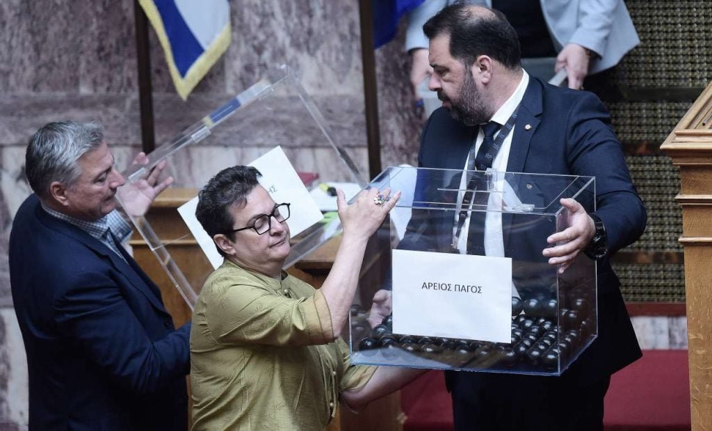 «Στη Βουλή η Κλήρωση για το Δικαστικό Συμβούλιο: Ποιος είναι ο Ρόλος της Αδειλίνη στην Υπόθεση Τριαντόπουλου;»