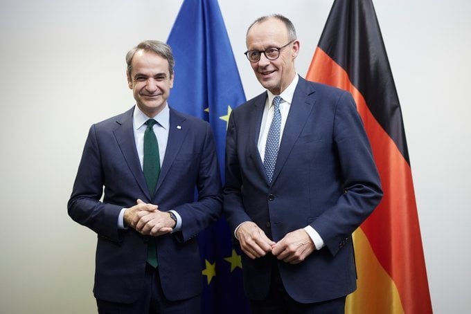 «Μητσοτάκης στην Καγκελαρία: Ιστορική συνάντηση με τον Μερτς»