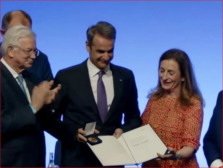 «Βερολίνο: Ο Μητσοτάκης τιμάται για την εντυπωσιακή ανάκαμψη της ελληνικής οικονομίας»