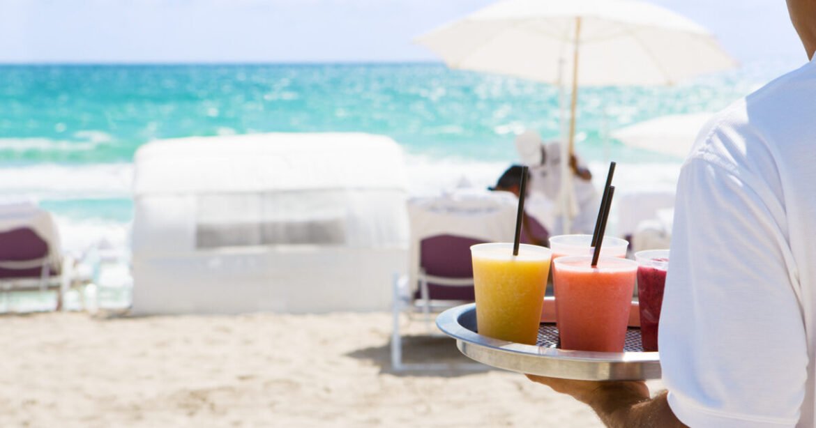 Επανάσταση στον Τουρισμό: 637% Αύξηση στις Δηλωθείσες Υπερωρίες με την Ψηφιακή Κάρτα Εργασίας!