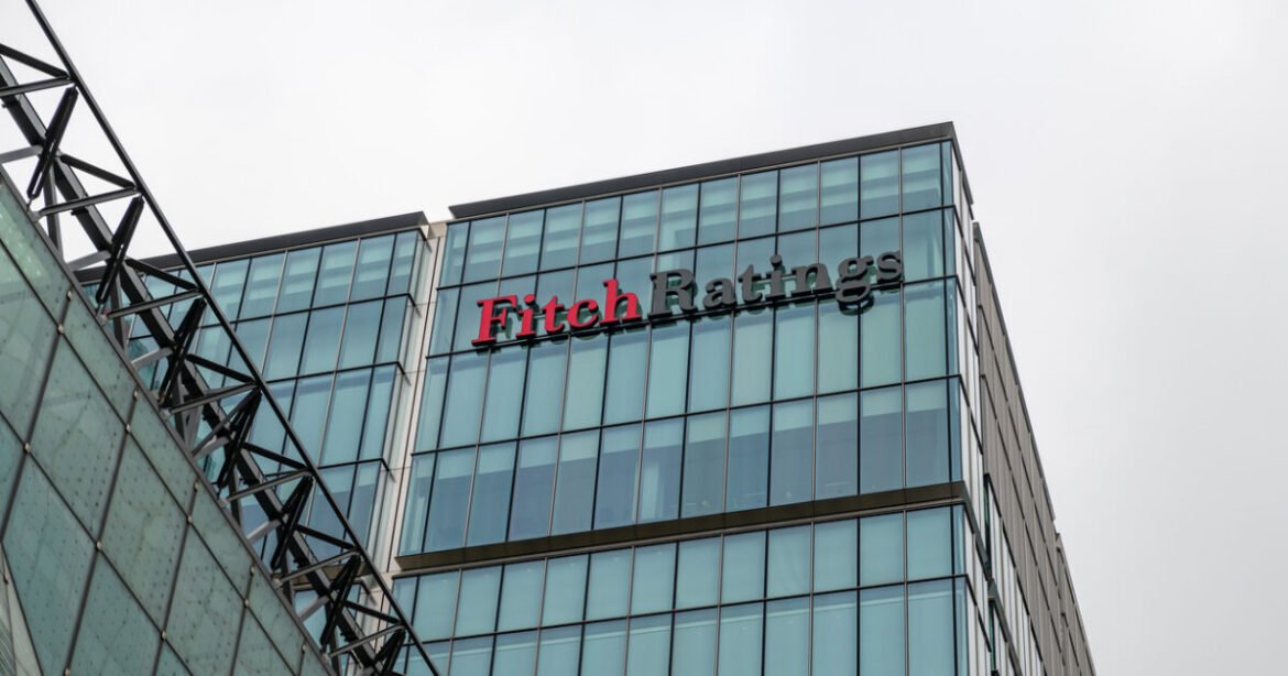 Fitch: Θετικές προοπτικές για την Ελλάδα με επιβεβαίωση αξιολόγησης BBB-