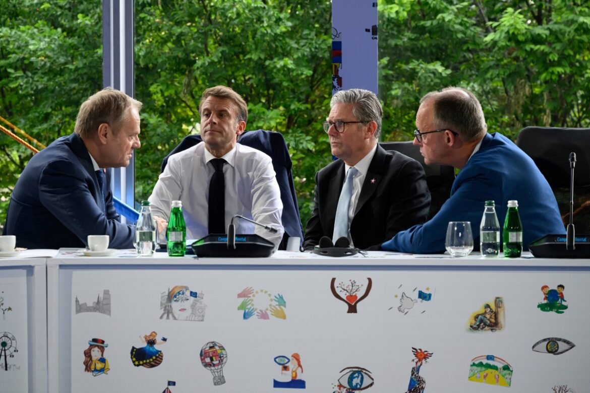 «Συμμαχία Υποστήριξης: Οι Ευρωπαίοι στο Πλευρό του Ζελένσκι και η Καταδίκη των Ρωσικών Θέσεων από τον Στάρμερ»