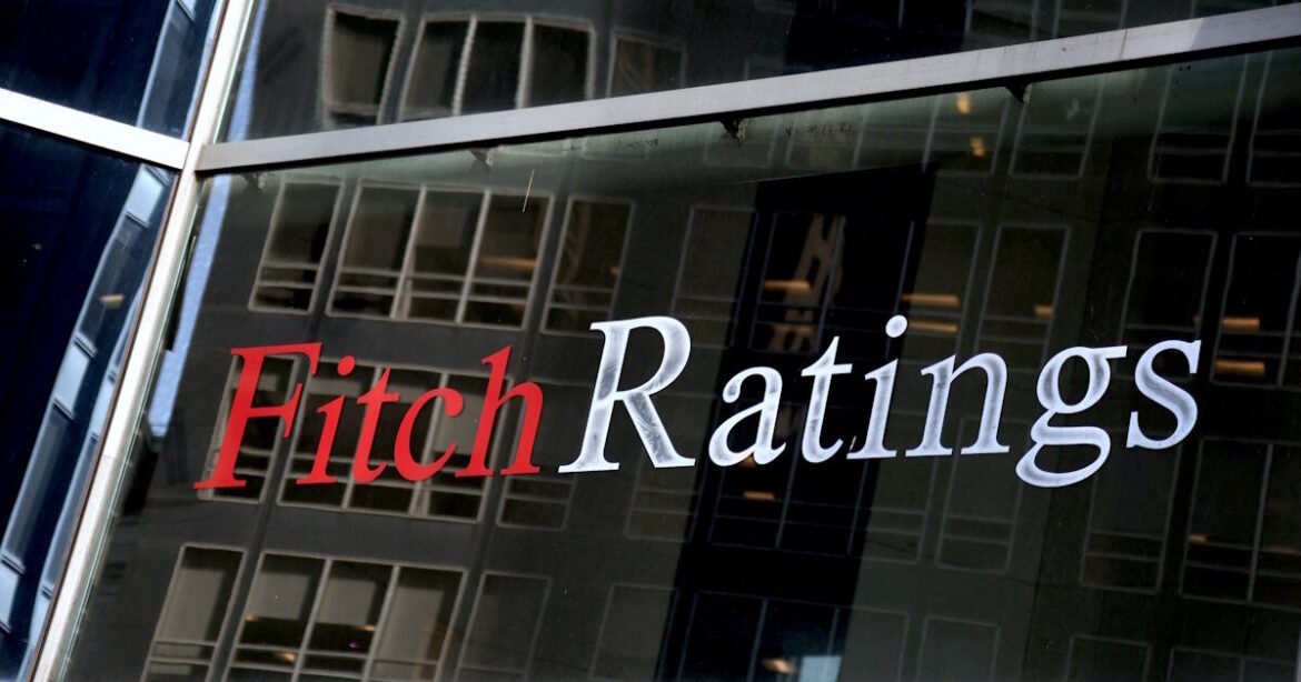 Η Fitch διατηρεί την αξιολόγηση BBB- για την Ελλάδα: Τι σημαίνει αυτό για το μέλλον της οικονομίας μας;
