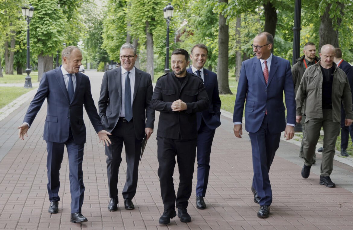 «Διπλωματικό Πόκερ: Οι 7 Καθοριστικές Ημέρες για την Ουκρανία με Ζελένσκι, Τραμπ και Πούτιν»