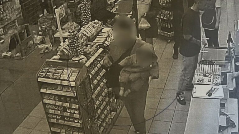 «Σοκ στην Άλιμο: Η γιαγιά και ο απαγωγέας του βρέφους – Οι κάμερες αποκαλύπτουν τη συνάντησή τους»