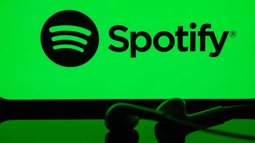 «Σοκ στο Spotify: Ψεύτικα Podcasts Προωθούν Παράνομα Αγχολυτικά και Οπιούχα»