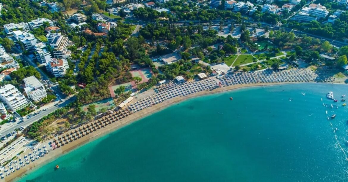 «Αναγέννηση της Αθηναϊκής Ριβιέρας: Επενδύσεις και Αναπλάσεις που Μεταμορφώνουν το Τουριστικό Τοπίο»