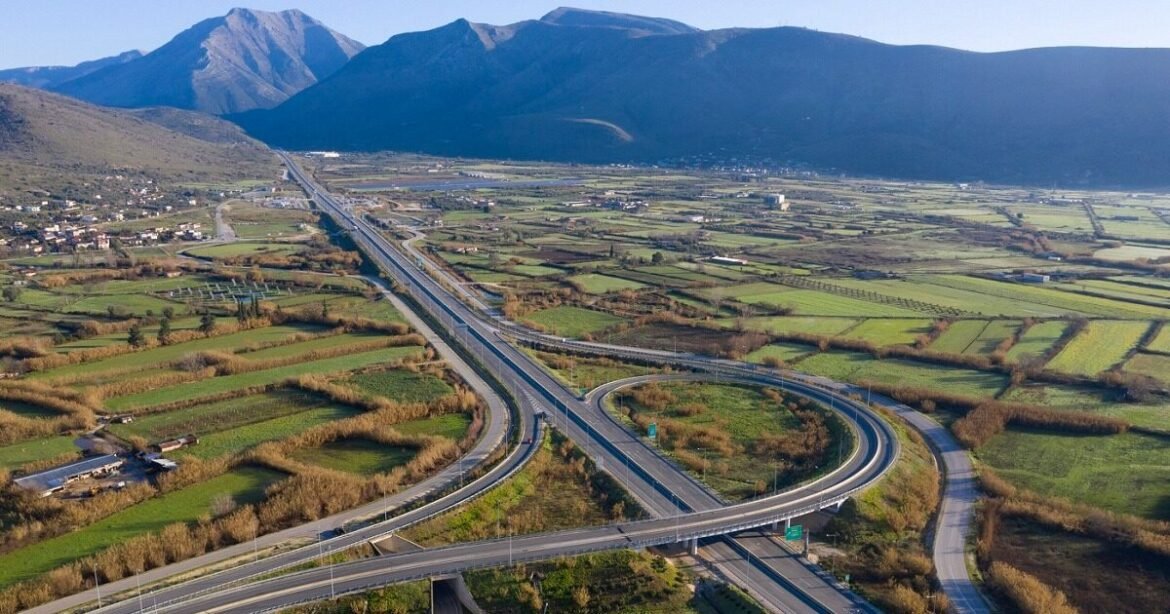 «Μεγάλα Έργα σε Αναμονή: Πότε θα ολοκληρωθούν Ε65, ΒΟΑΚ, FlyOver και οι Σιδηρόδρομοι Αθήνα – Θεσσαλονίκη και Αθήνας – Κρήτης»