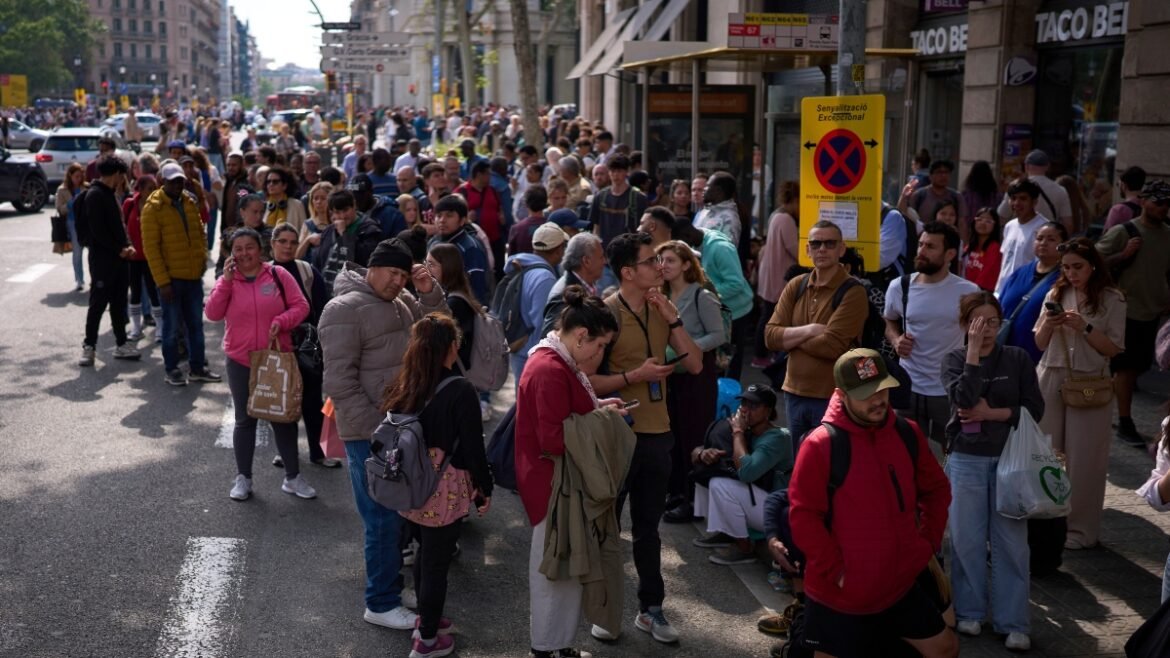 «Ισπανία σε Κρίση: Μπλακ άουτ Ίντερνετ και Τηλεφωνίας – Χωρίς Στήριξη οι Γραμμές Έκτακτης Ανάγκης»