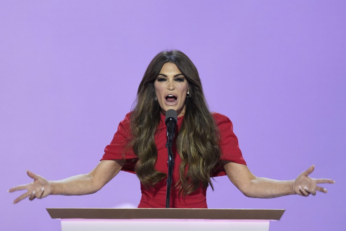 «Από τις Πασαρέλες της Victoria’s Secret στα Δικαστήρια: Οι Συναρπαστικές Αποκαλύψεις της Κίμπερλι Γκιλφόιλ»