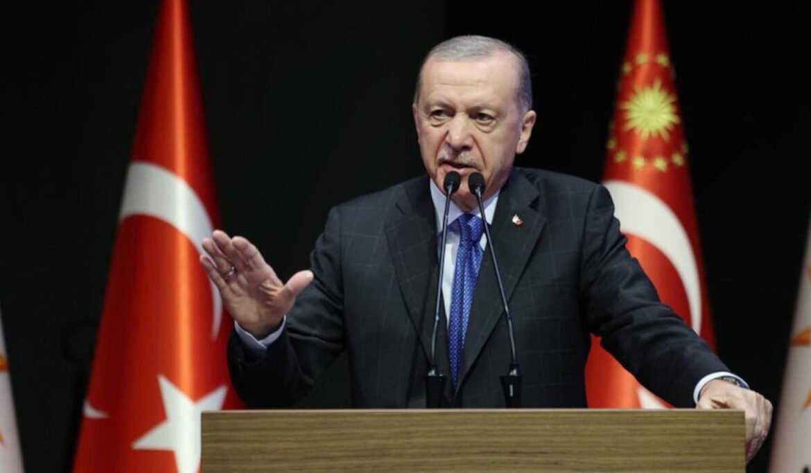 «Σημαντική δήλωση Ερντογάν: «Αποσύρομαι από την κούρσα για την Προεδρία»»