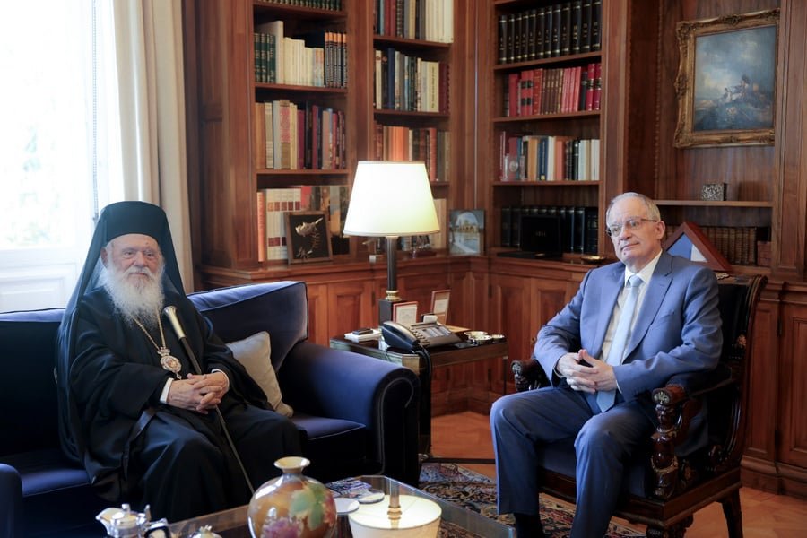 «Σημαντική Ενημέρωση Τασούλα: Ο Ιερώνυμος Αποκαλύπτει Λεπτομέρειες για το Β’ Διεθνές Θεολογικό Συνέδριο»
