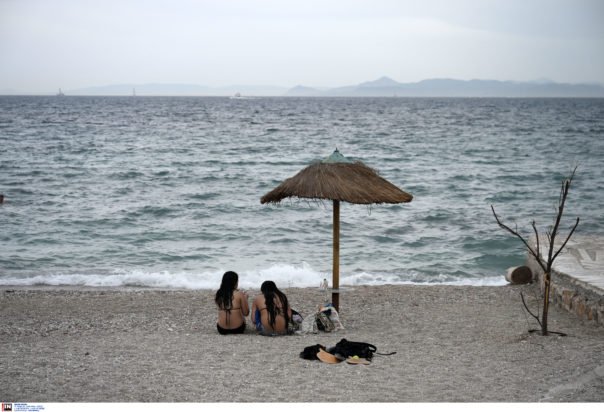 Καιρός: Κυριακή με ήλιο και φθινοπωρινές βροχές – Έως τους 34 βαθμούς η θερμοκρασία