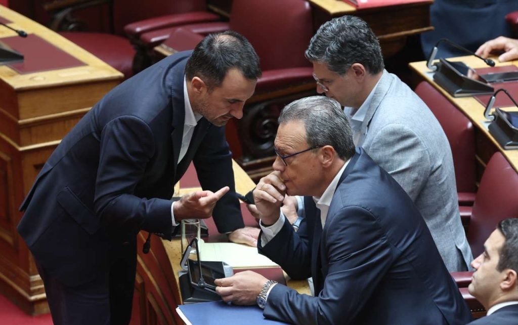 «Μητσοτάκης: Οριστικό Διαζύγιο με Χαρίτση και Φάμελλο!»