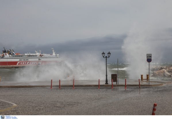 Καιρός: «Κοκτέιλ» ζέστης και ισχυρών ανέμων σήμερα – Σε ποιες περιοχές αναμένεται να βρέξει