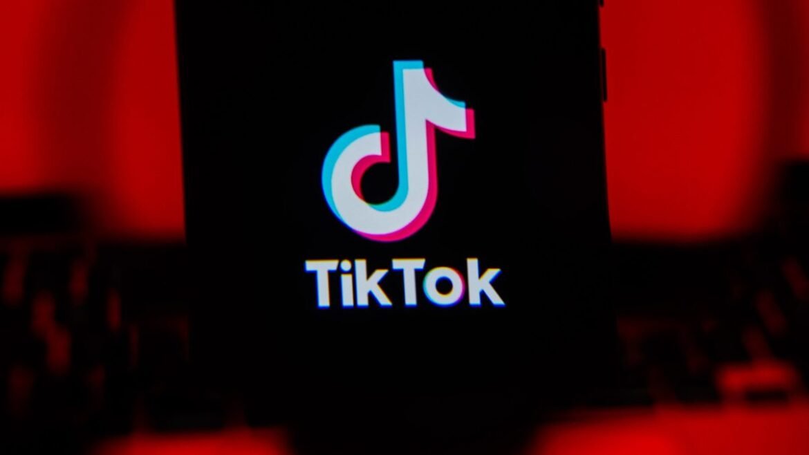 «Απάτη στο TikTok: Πώς τα AI-generated βίντεο προσπαθούν να σας παγιδεύσουν με malware»