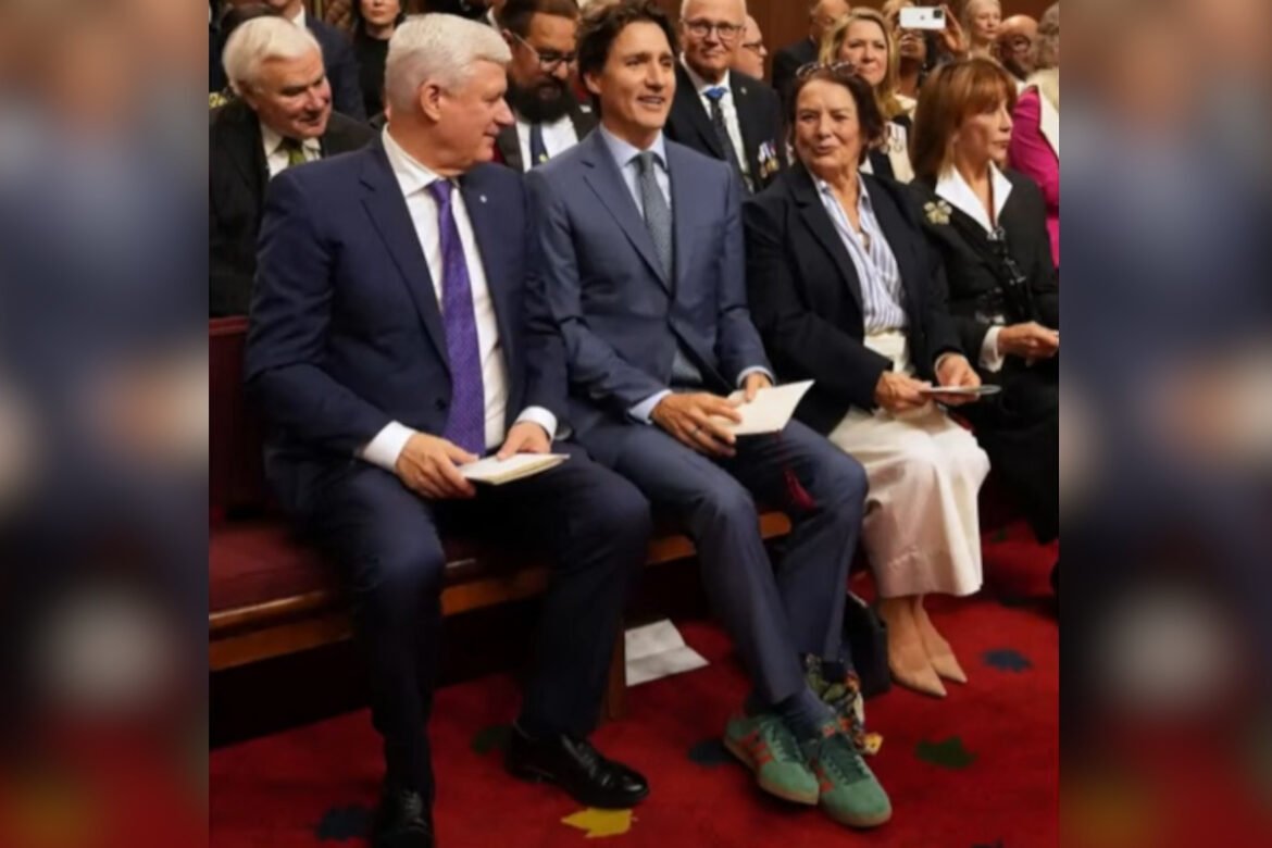 «Τριντό: Ο Καναδός Πρωθυπουργός που ακολούθησε τα βήματα του Ράμα με στυλ στην επίσκεψη του Βασιλιά Καρόλου»