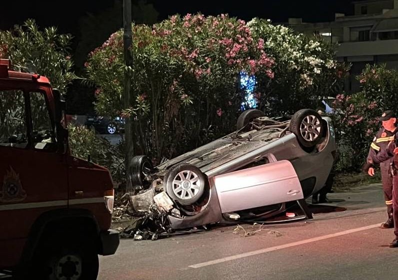 Σοκαριστικό τροχαίο στην Καλαμάτα: Αυτοκίνητο αναποδογύρισε στη Νέα Είσοδο – Τραυματίας ο οδηγός!