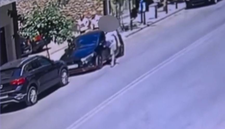 «Σοκ στην Αθήνα: Άνδρας επιτίθεται σε αυτοκίνητα στο κέντρο – Αμοιβή για πληροφορίες!»