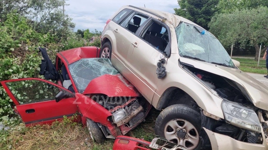 Τραγωδία στην Καλαμπάκα: Νεκρός και τραυματίας από φονική σύγκρουση αυτοκινήτων – Σοκαριστικές εικόνες!
