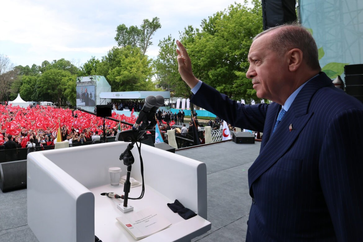 «Ερντογάν: Η Κωνσταντινούπολη και η Αγιά Σοφιά θα είναι πάντα δικές μας – Μια προκλητική δήλωση ανήμερα της Άλωσης»