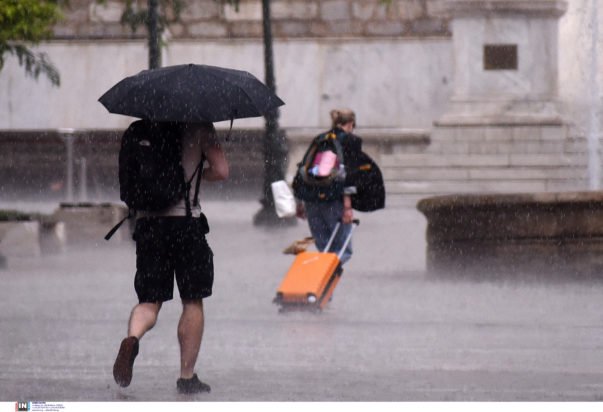 Καιρός: Ισχυρές καταιγίδες και πτώση της θερμοκρασίας σήμερα – Σε ποιες περιοχές θα είναι έντονα τα φαινόμενα