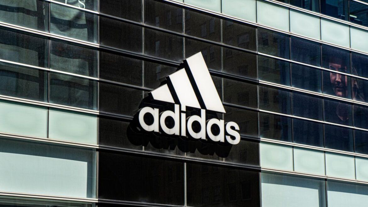 Συναγερμός στην Adidas: Επιβεβαίωση παραβίασης δεδομένων με εκτεθειμένα στοιχεία πελατών!