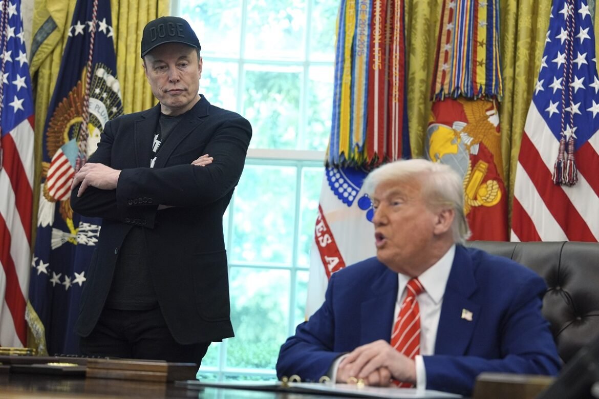 «Τραμπ και Μασκ: Ένας χωρισμός με επαίνους, ένα μαυρισμένο μάτι και γάμος με συμβουλές για τον Μακρόν»